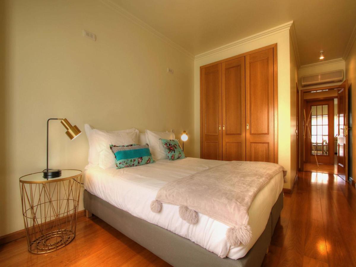 Balcony With View, Private Garage, An Elevator Apartment Setubal Bagian luar foto
