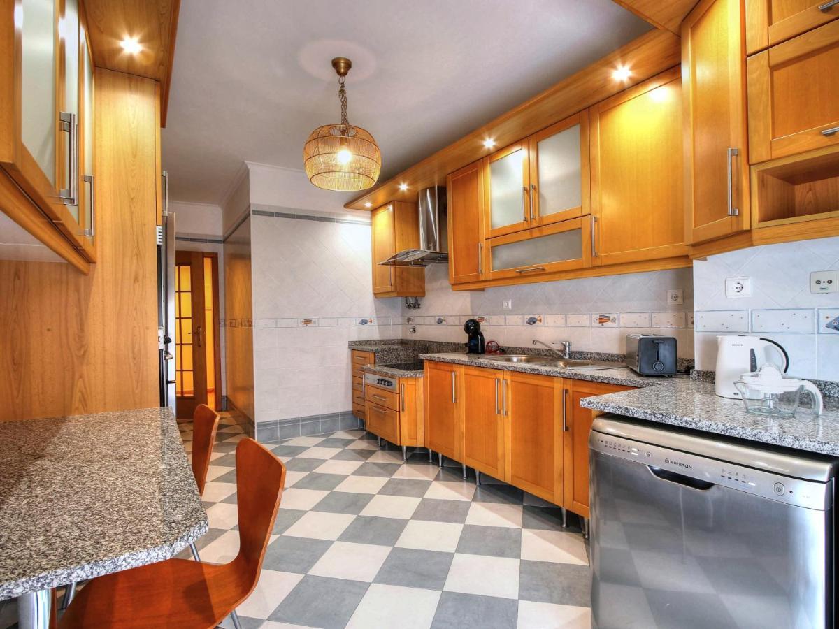 Balcony With View, Private Garage, An Elevator Apartment Setubal Bagian luar foto